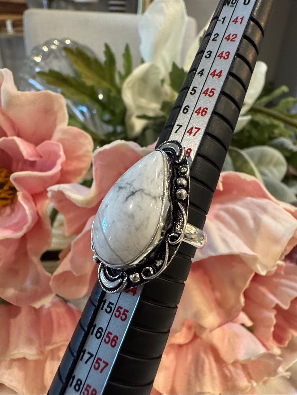 VTG White Howlite Teardrop Statement Ring - Silver Tone